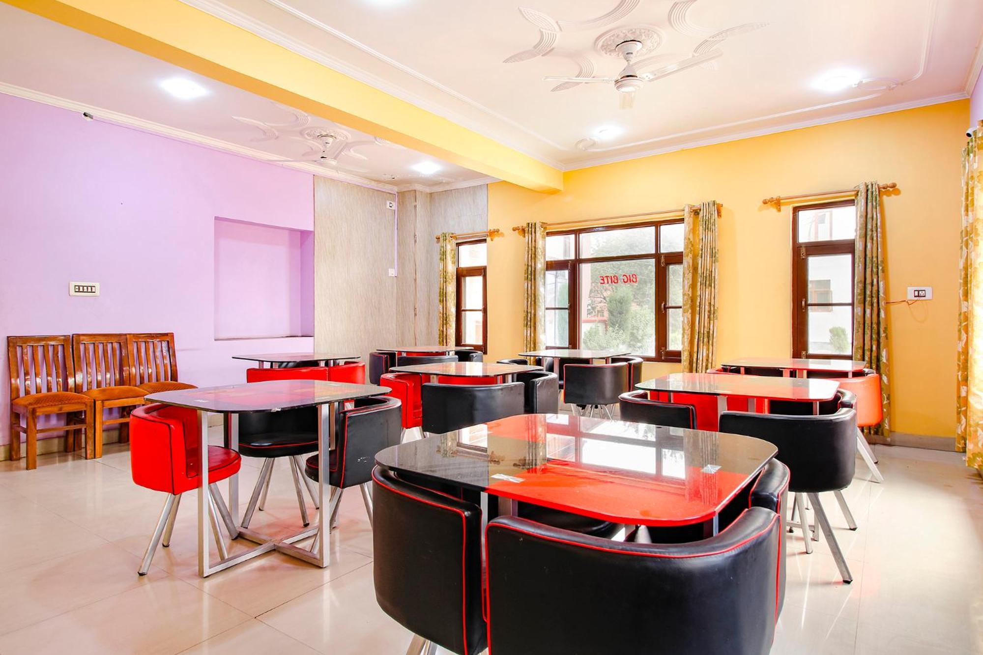 Fabhotel Grand Comforts Haidarpur Exterior foto