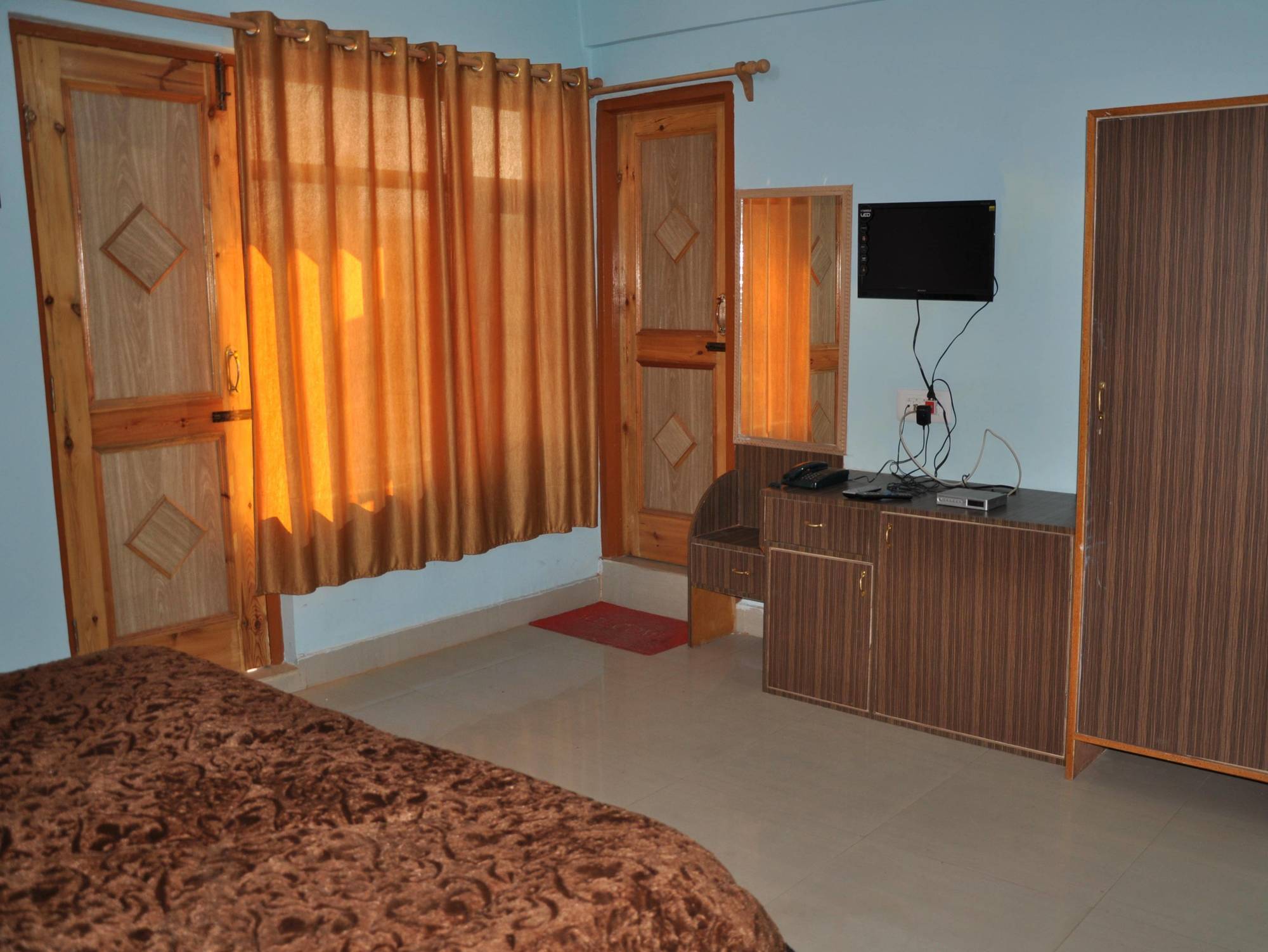 Fabhotel Grand Comforts Haidarpur Exterior foto