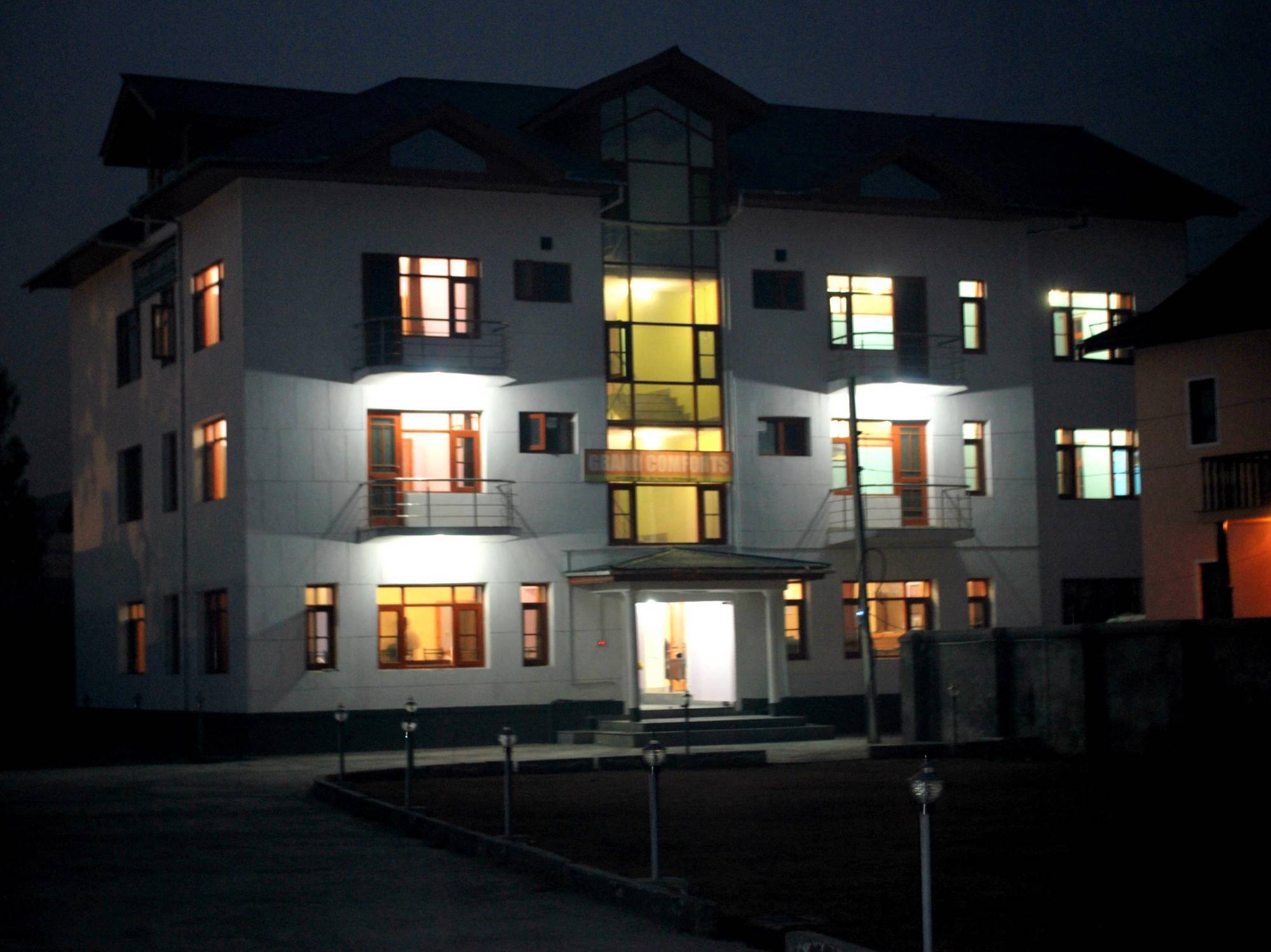 Fabhotel Grand Comforts Haidarpur Exterior foto